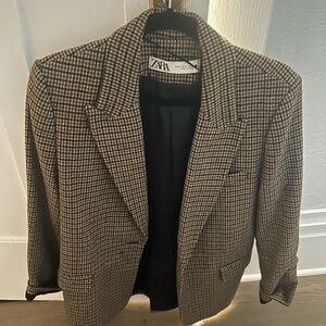 Zara Women’s Tan and Black Houndstooth Blazer
